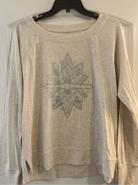 EUC lightweight yoga sweatshirt